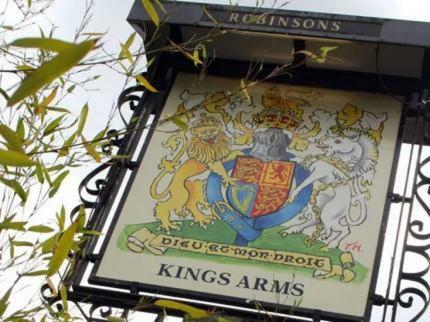 The Kings Arms Bed and Breakfast Wilmslow Buitenkant foto