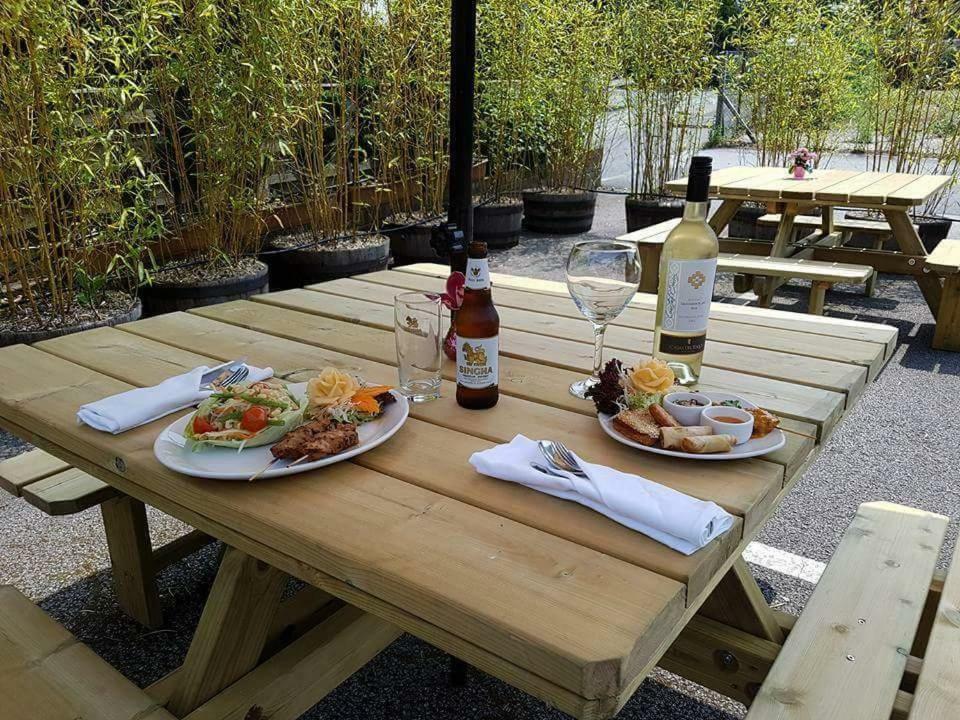 The Kings Arms Bed and Breakfast Wilmslow Buitenkant foto